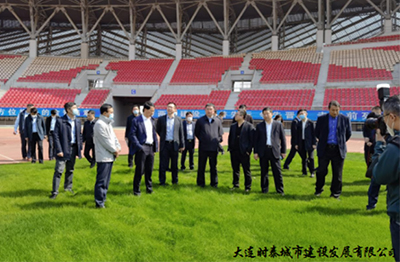 為承辦好足球相關(guān)賽事 大連普灣體育場(chǎng)、大連市青少年足球訓(xùn)練基地 積極進(jìn)行升級(jí)改造工作